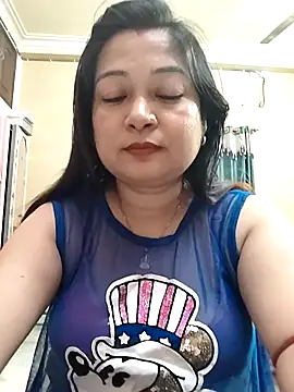 Snapshot of Royalgirl667 chatting on December 2024 04:20:01 PM Royalgirl667 online show from December 2024 04:20:01 PM