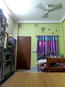 Snapshot of Royalgirl667 chatting on December 2024 08:51:02 AM Royalgirl667 online show from December 2024 08:51:02 AM