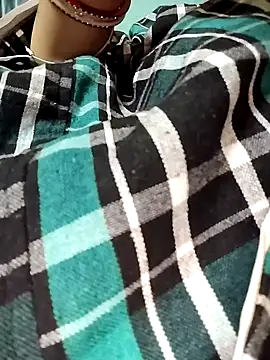 Snapshot of Royalgirl667 chatting on December 2024 04:25:02 PM Royalgirl667 online show from December 2024 04:25:02 PM