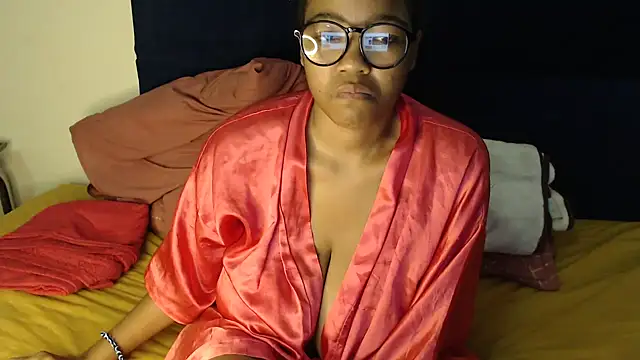 Snapshot of Busty-Londie chatting on March 2025 08:27:01 AM Busty-Londie online show from March 2025 08:27:01 AM
