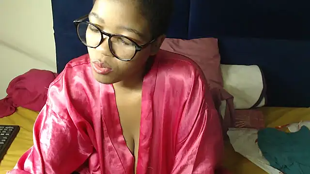Snapshot of Busty-Londie chatting on March 2025 06:54:02 PM Busty-Londie online show from March 2025 06:54:02 PM