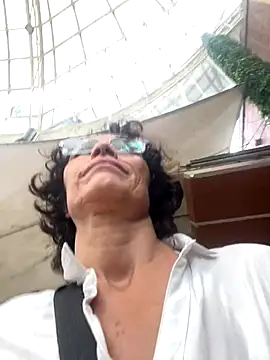 Snapshot of MireyaTorresGu chatting on November 2025 03:01:02 PM MireyaTorresGu online show from November 2025 03:01:02 PM