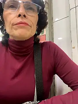 Snapshot of MireyaTorresGu chatting on November 2025 10:42:02 PM MireyaTorresGu online show from November 2025 10:42:02 PM