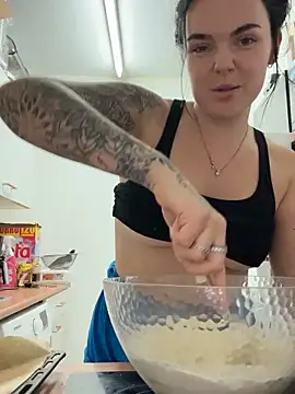 yorkshiregal online show from November 2025 08:09:01 PM