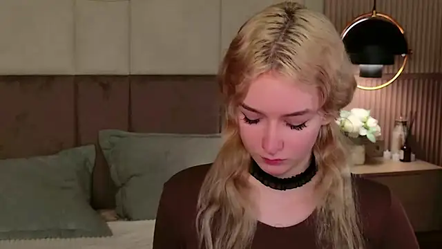 Snapshot of NaomiLoys chatting on February 2025 09:37:02 PM NaomiLoys online show from February 2025 09:37:02 PM