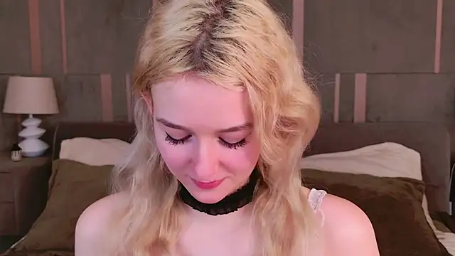 Snapshot of NaomiLoys chatting on March 2025 11:53:01 PM NaomiLoys online show from March 2025 11:53:01 PM