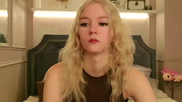 Snapshot of NaomiLoys chatting on September 2025 10:38:02 AM NaomiLoys online show from September 2025 10:38:02 AM