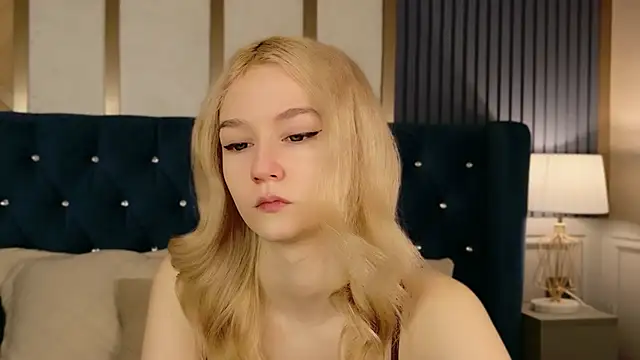 NaomiLoys online show from February 2026 10:37:02 AM