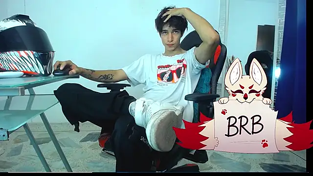 Snapshot of Zacktk7 chatting on December 2024 02:23:02 AM Zacktk7 online show from December 2024 02:23:02 AM