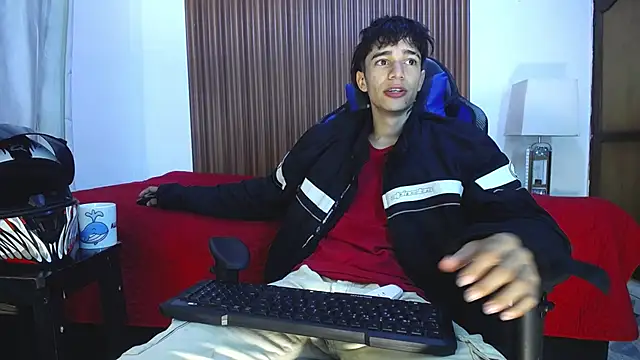 Snapshot of Zacktk7 chatting on December 2024 02:10:02 PM Zacktk7 online show from December 2024 02:10:02 PM