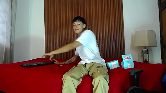 Snapshot of Zacktk7 chatting on December 2024 04:52:01 PM Zacktk7 online show from December 2024 04:52:01 PM