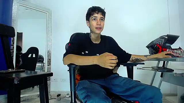 Snapshot of Zacktk7 chatting on January 2025 09:23:02 PM Zacktk7 online show from January 2025 09:23:02 PM