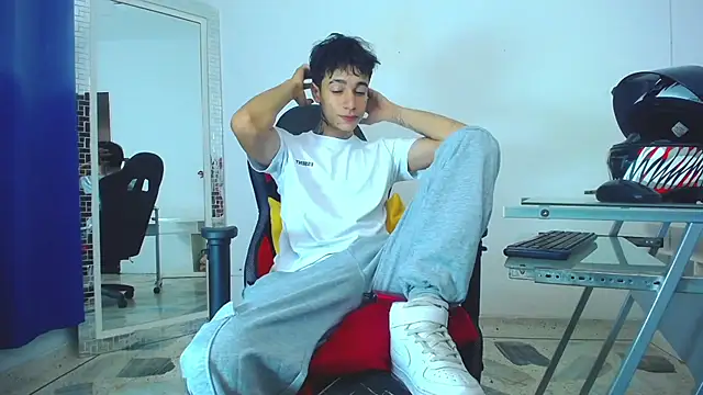 Snapshot of Zacktk7 chatting on January 2025 08:55:01 PM Zacktk7 online show from January 2025 08:55:01 PM