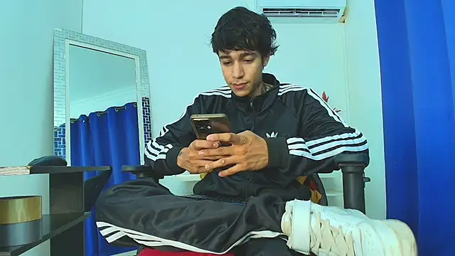 Snapshot of Zacktk7 chatting on February 2025 08:31:01 PM Zacktk7 online show from February 2025 08:31:01 PM