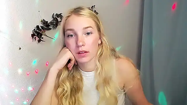 Queen ofLove online show from May 2026 08:44:02 AM