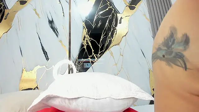 Snapshot of sophiee_evanss_ chatting on February 2025 10:07:02 AM sophiee evanss online show from February 2025 10:07:02 AM