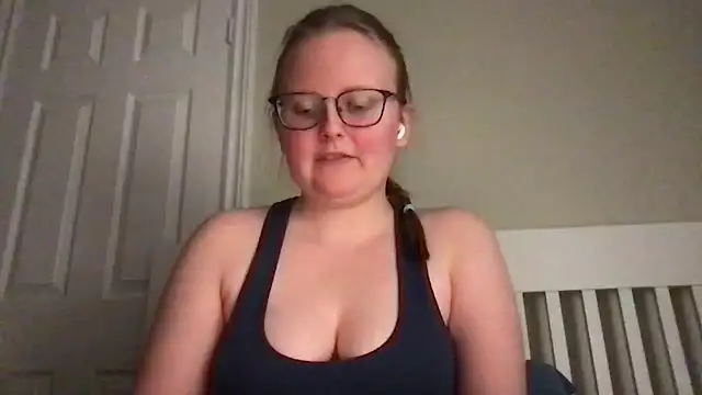 Snapshot of lexie_lilacs chatting on January 2025 02:48:02 AM lexie lilacs online show from January 2025 02:48:02 AM