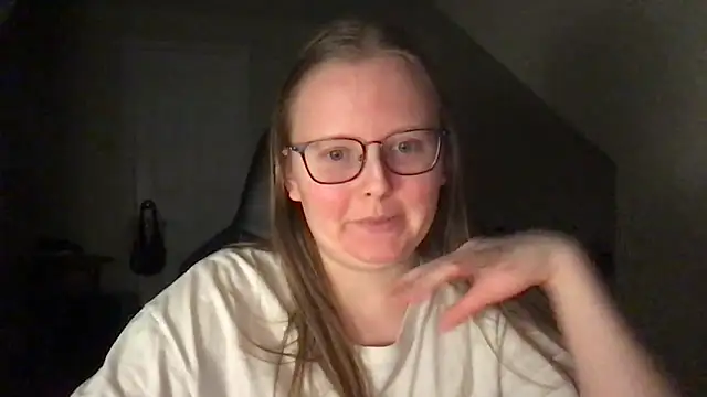 Snapshot of lexie_lilacs chatting on February 2025 04:42:02 AM lexie lilacs online show from February 2025 04:42:02 AM