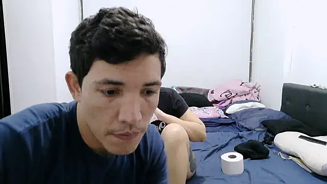 Snapshot of luxandracon23 chatting on November 2025 04:35:01 AM luxandracon23 online show from November 2025 04:35:01 AM