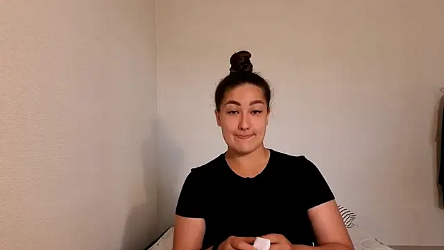 Snapshot of Aria_Blisss chatting on July 2026 01:02:02 AM Aria Blisss online show from July 2026 01:02:02 AM