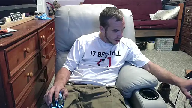 Snapshot of ScubaStevex chatting on October 2025 01:33:02 AM ScubaStevex online show from October 2025 01:33:02 AM