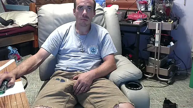 Snapshot of ScubaStevex chatting on October 2025 09:15:01 PM ScubaStevex online show from October 2025 09:15:01 PM