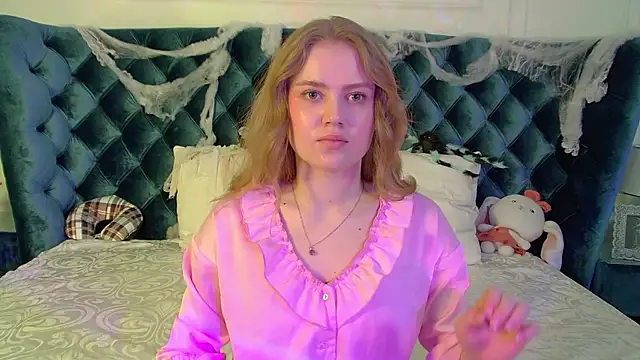 SelinSwarovski online show from October 2025 06:08:01 PM