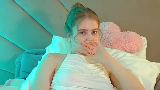 SelinSwarovski online show from March 2026 05:08:02 AM