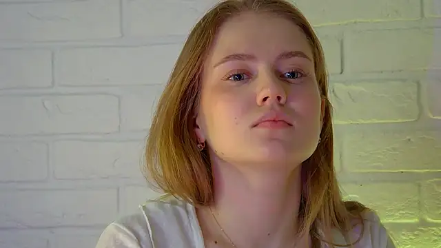 SelinSwarovski online show from March 2026 04:40:02 AM