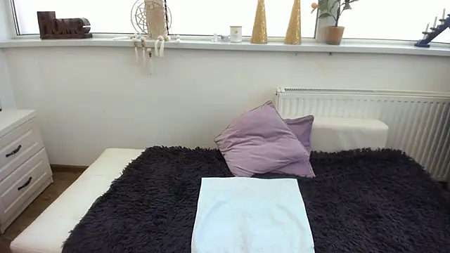 Arya Shinex online show from February 2025 11:44:02 AM