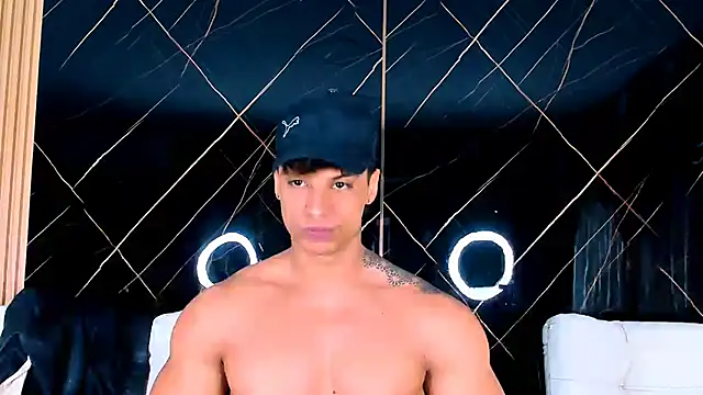 Owen Muzcle online show from October 2025 10:13:01 AM