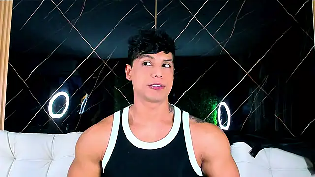 Owen Muzcle online show from January 2026 01:32:01 AM