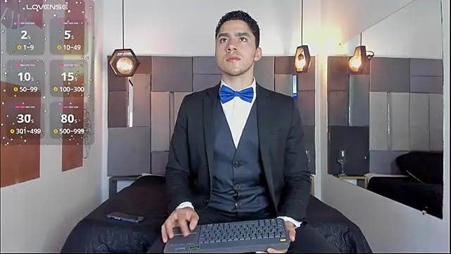 LiamNovak online show from January 2026 12:53:02 PM