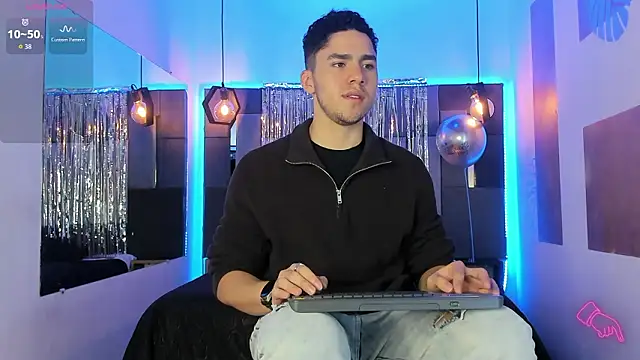 LiamNovak online show from February 2026 12:49:01 PM