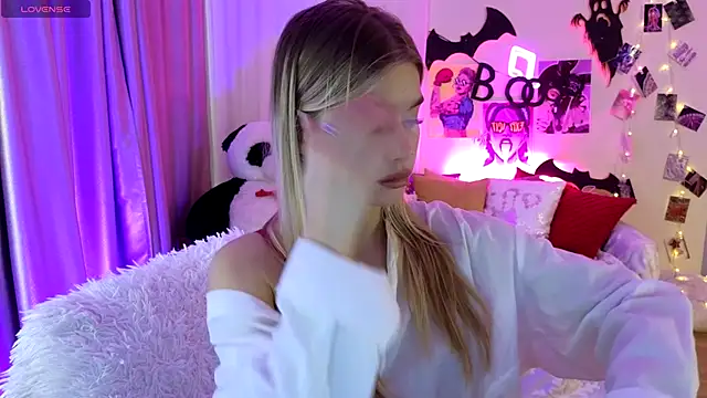 BattyMelody online show from November 2025 10:04:02 AM