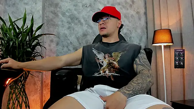 boyc022  online show from September 2025 03:42:02 AM