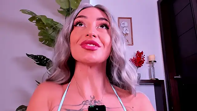 Snapshot of LunaMystyque chatting on May 2026 07:10:01 PM LunaMystyque online show from May 2026 07:10:01 PM