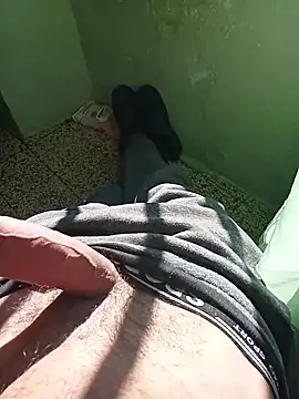 MrTamburine22 online show from November 2025 11:57:02 AM