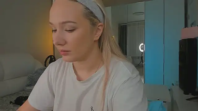 Snapshot of 1AlexaGoddess3 chatting on February 2025 02:58:01 AM 1AlexaGoddess3 online show from February 2025 02:58:01 AM