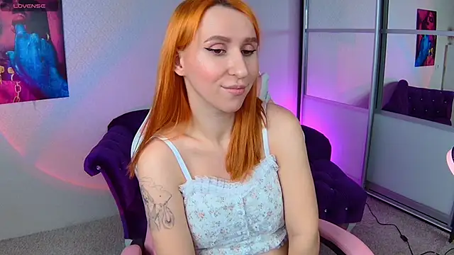 Snapshot of AliceBYKiss chatting on January 2025 09:25:02 AM AliceBYKiss online show from January 2025 09:25:02 AM