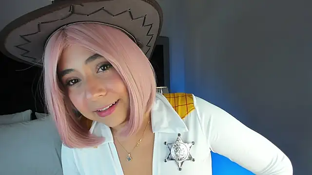Snapshot of MelodyRey_ chatting on September 2025 10:34:01 PM MelodyRey online show from September 2025 10:34:01 PM