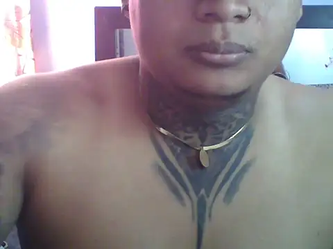 Snapshot of Realesf1114 chatting on October 2025 02:37:02 PM Realesf1114 online show from October 2025 02:37:02 PM