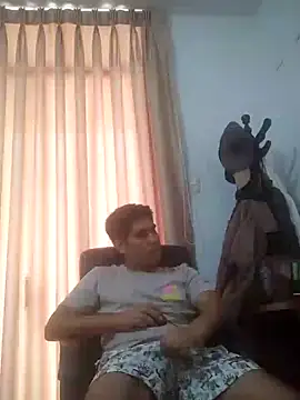 estudiante69 online show from January 2025 10:06:01 PM