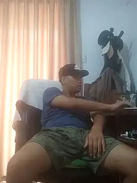 estudiante69 online show from February 2025 08:49:01 PM