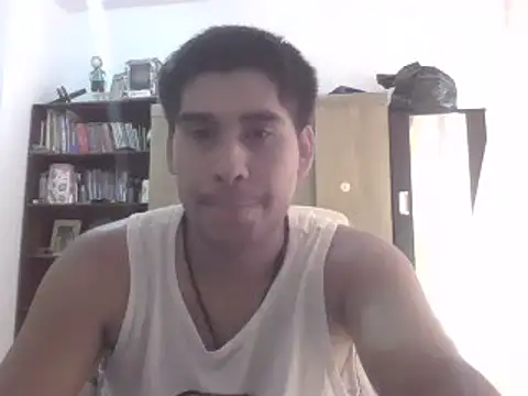 estudiante69 online show from February 2025 04:31:01 PM