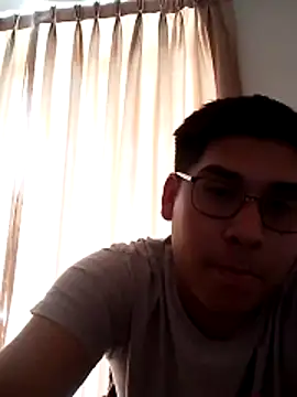 estudiante69 online show from November 2025 02:29:02 PM