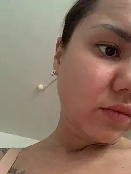 Snapshot of MiraMiss chatting on December 2025 08:01:02 AM MiraMiss online show from December 2025 08:01:02 AM