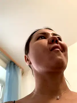 Snapshot of MiraMiss chatting on December 2025 07:49:02 AM MiraMiss online show from December 2025 07:49:02 AM