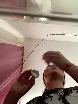 Snapshot of MiraMiss chatting on February 2026 07:01:01 AM MiraMiss online show from February 2026 07:01:01 AM