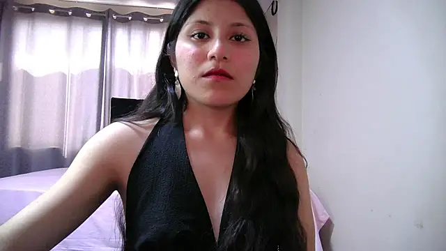 Snapshot of petite_paola chatting on January 2025 08:11:02 PM petite paola online show from January 2025 08:11:02 PM